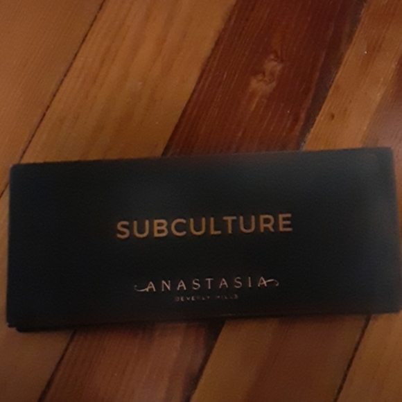 Makeup - Picture 2 of 2